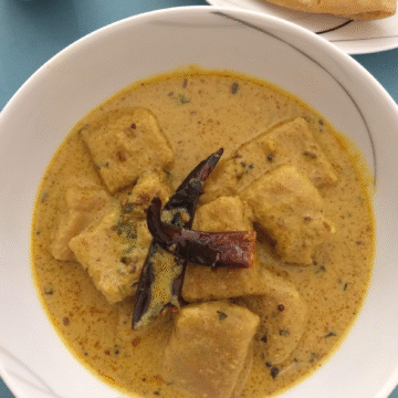 Chakki ki Sabji | Ate ki Sabji (Tangy and spicy gravy with Whole wheat flour Dumplings)