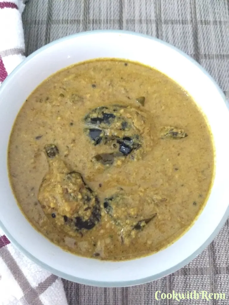 Hydrebadi Baingan ka Salan |Spicy Eggplant gravy with Peanuts