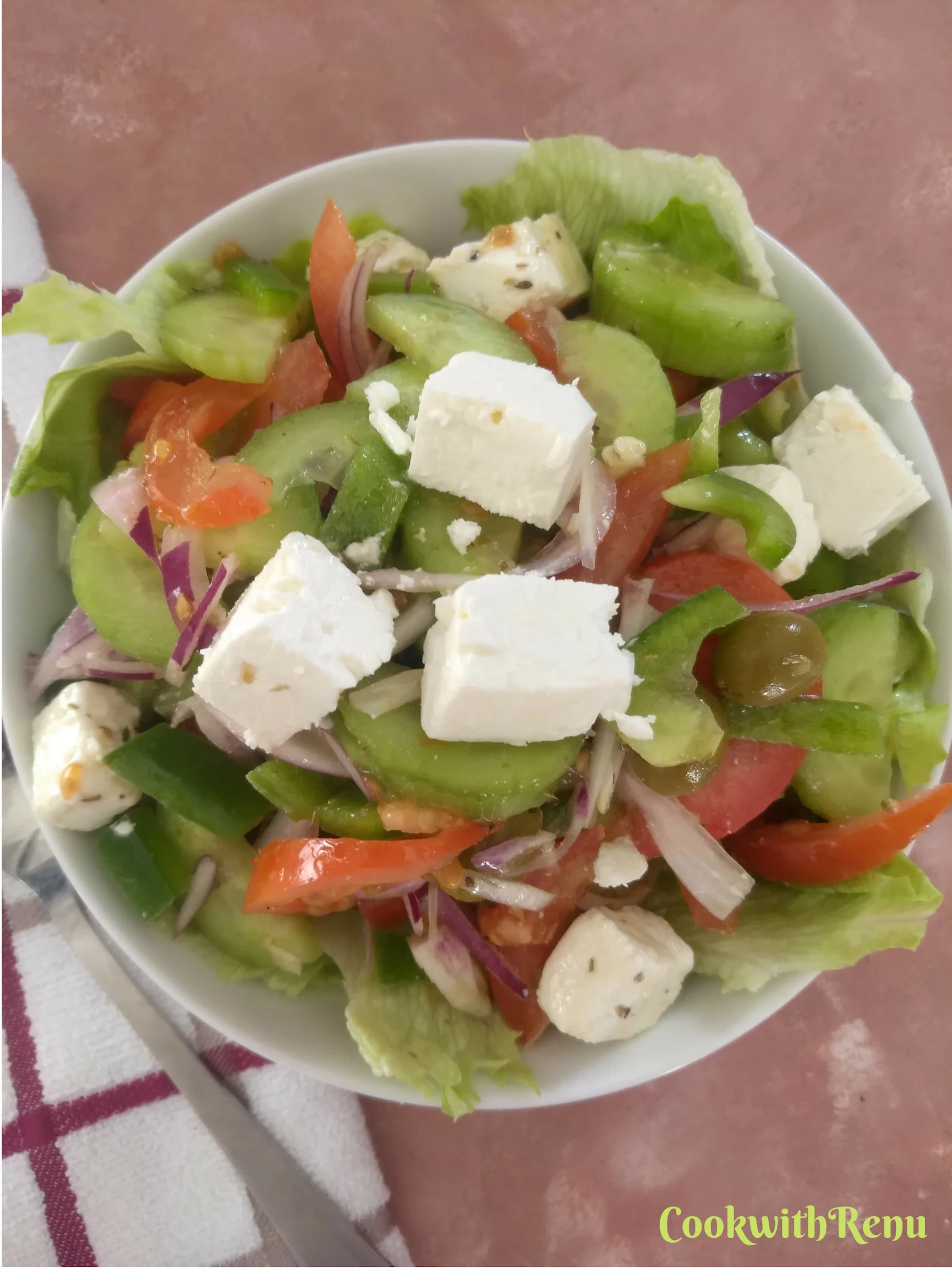 Greek Salad (Horiatiki / Xoriatiki)