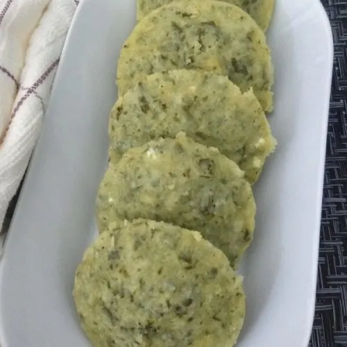 Palak Paneer Stuffed Idli | Steamed Spinach & Cottage Cheese Cakes