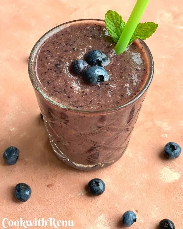 This 5 ingredient Blueberry Banana smoothie is a refreshing breakfast or a mid morning snack or a post workout treat packed with antioxidants.