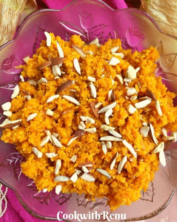 No Ghee No Mawa Gajar Halwa is a delicious and traditional Indian sweet or a pudding made using fresh carrots slowly cooked in milk, without ghee or mawa.