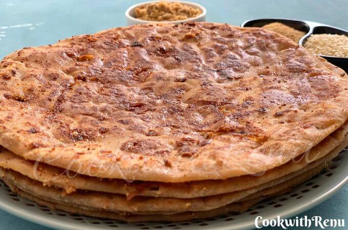Gul poli or Tilgul poli is an Indian sweet flatbread stuffed with sesame seeds, poppy seeds, jaggery and is traditionally made for Makar Sankranti festival.