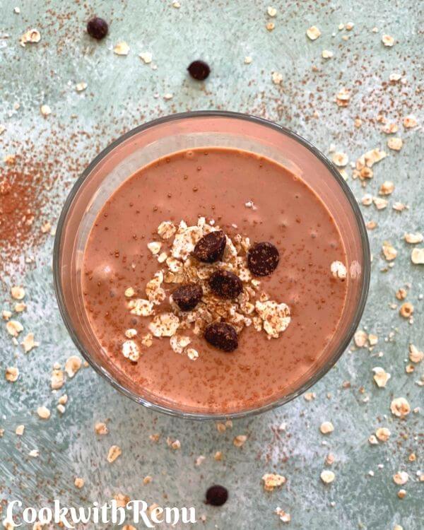 Sugarless Cacao banana, Oats and Dates breakfast smoothie
