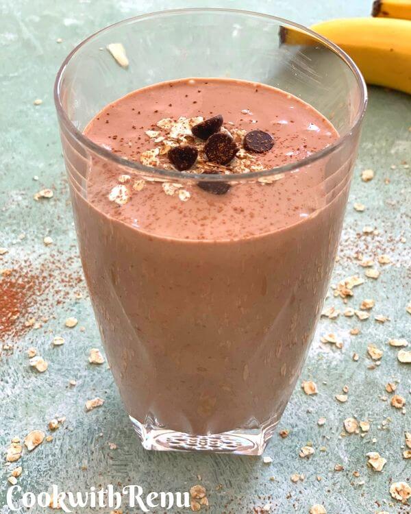 Sugarless Cacao banana, Oats and Dates breakfast smoothie