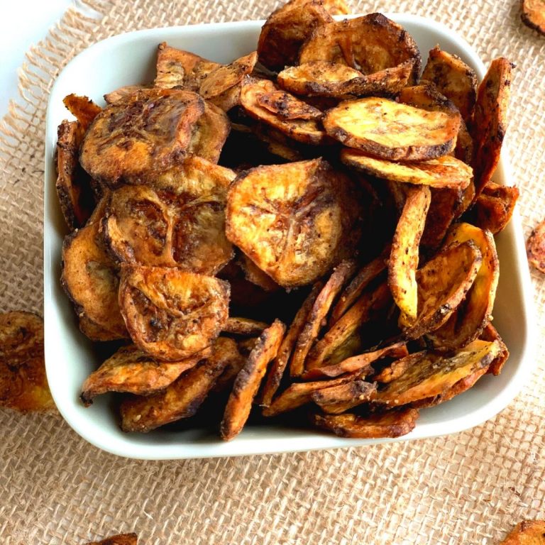 Close up look of Baked Raw Banana Chips