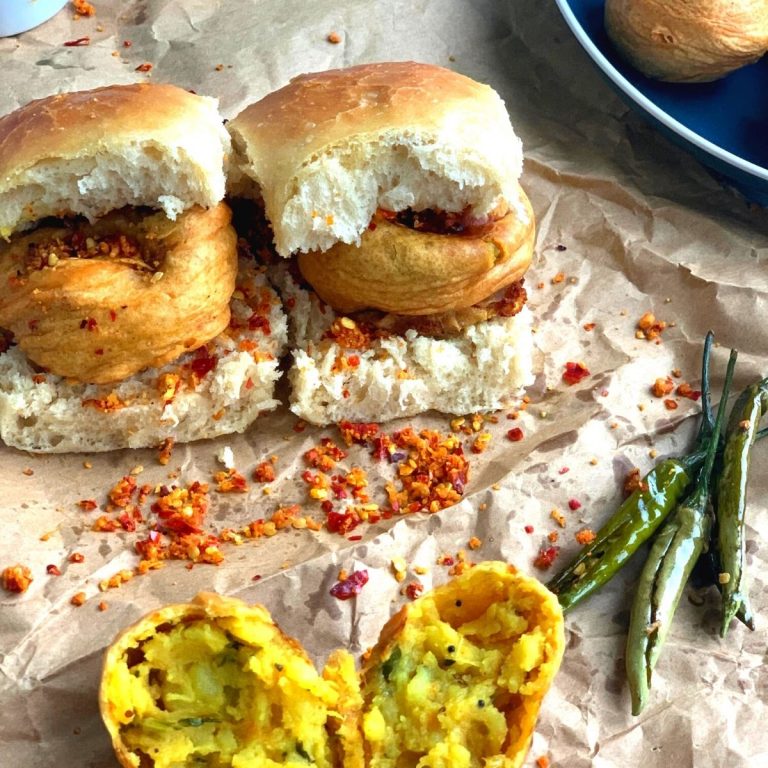 Holi Special Vada Pav