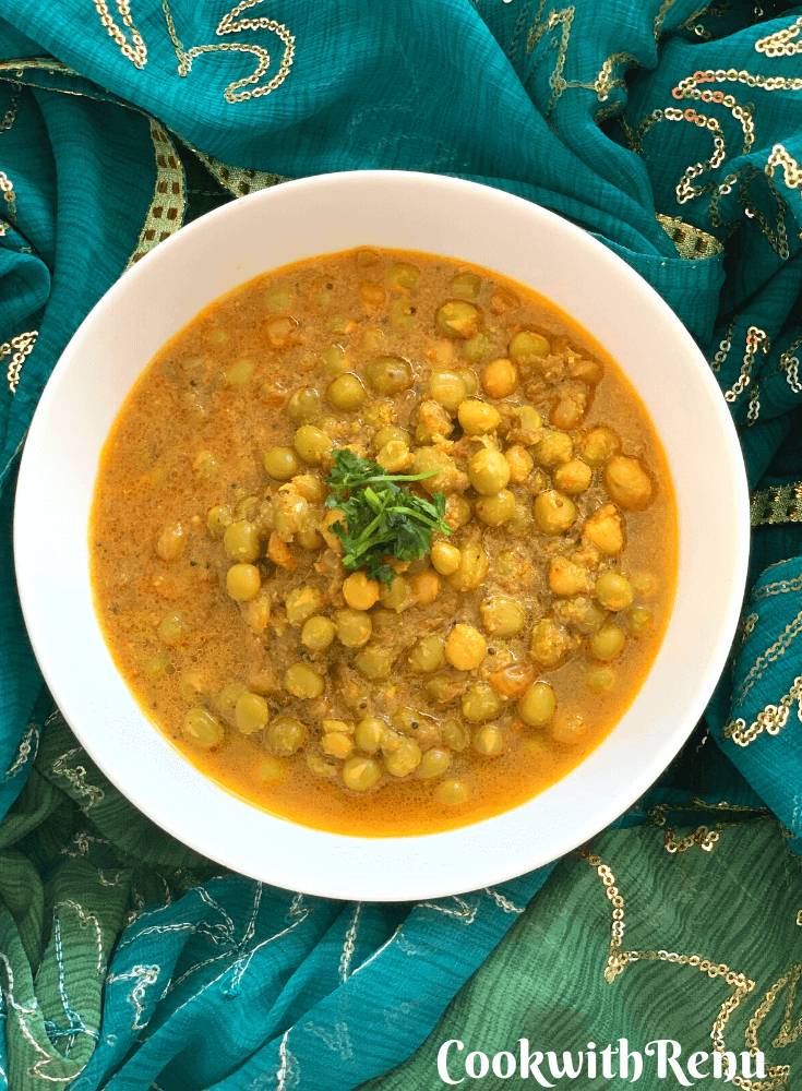 Chanya Tonak or Goan Dry Green Peas Curry is a lip-smacking curry prepared using freshly ground masala and soaked Dry Green Peas. Popularly served for breakfast in Goa along with some freshly baked Goan Pao.