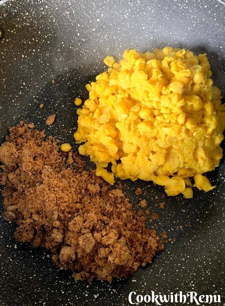 Pan with Jaggery and chana dal mixture