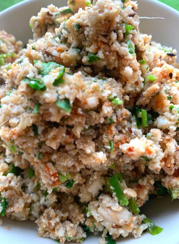 The prepared paratha stuffing using cauliflower and spices