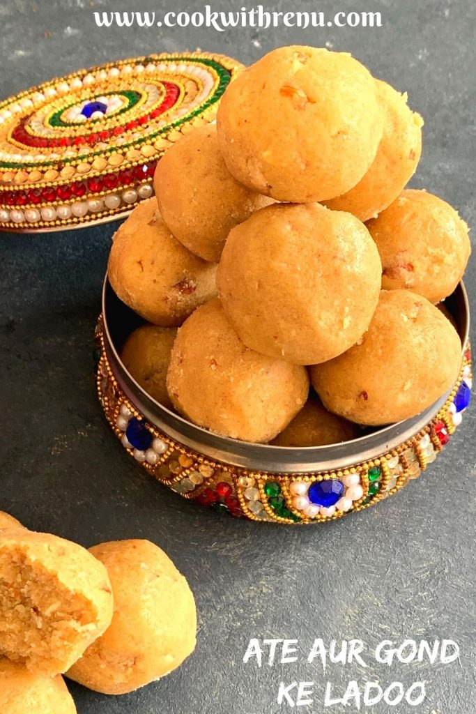 Atte aur Gond ke ladoo is a traditional winter delicacy that is very healthy and provides the body with the required amount of needed calories.