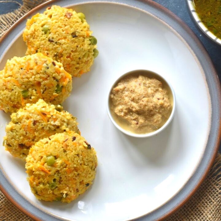 Oats and Dalia Idli (Oats and Broken Wheat Steamed Cakes) Cook With Renu