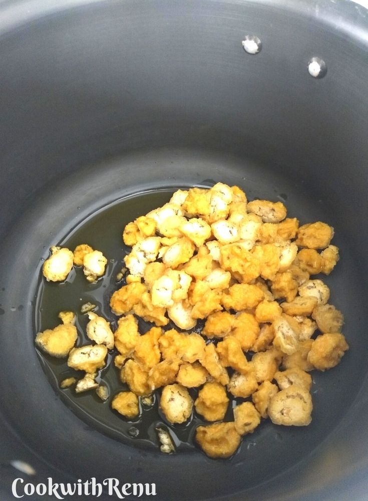 Shallow frying Mangodi