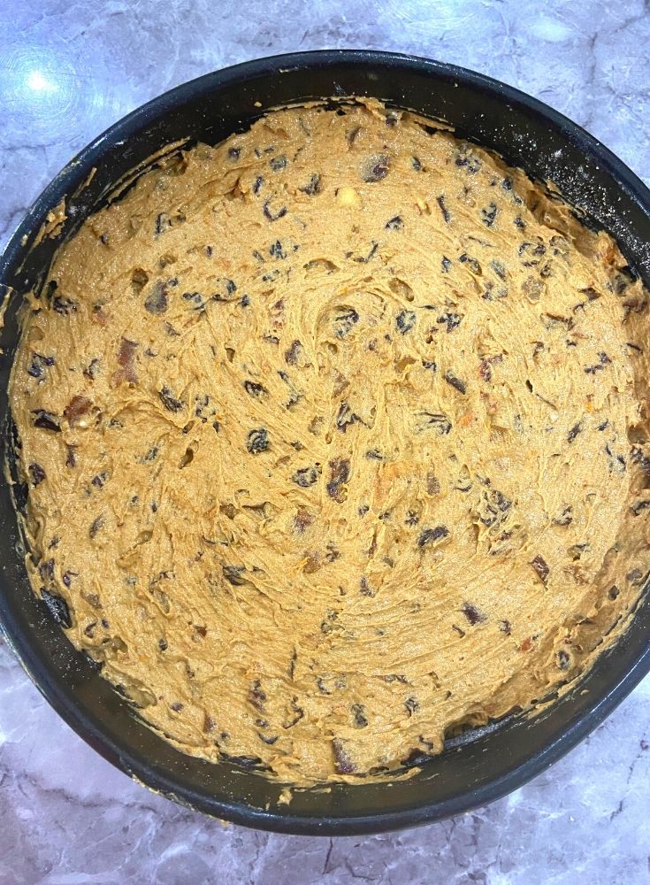 Batter filled in a cake tin