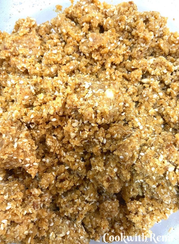 Til khoya ladoo mixture