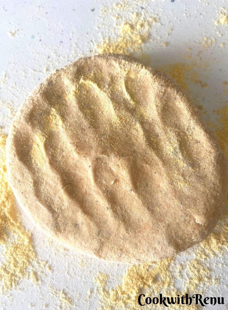 Dough ready to be rolled, dusted with maize flour