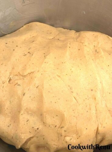 The kneaded garlic breadstick dough
