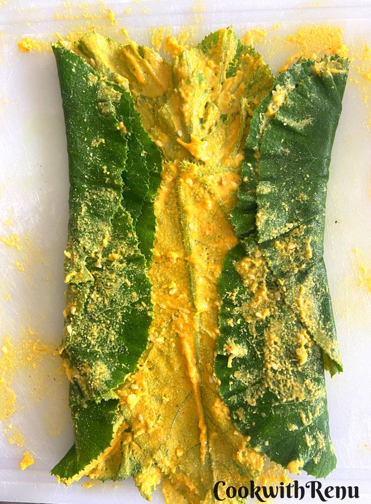 Starting sealing of the log from opposite ends.