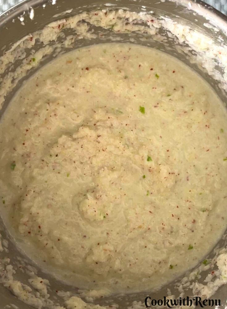 Grated coconut with chili, garlic and ginger