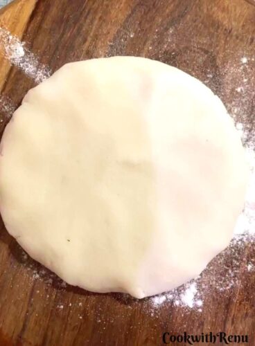 Rice dough ball ready to be rolled.