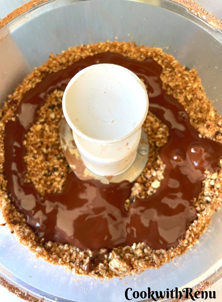 Adding of melted chocolate.