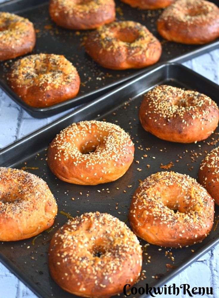 A tray of Sun Dried Tomato, Jalapeno and cheese bagels.