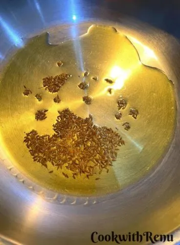 Adding Cumin seeds to oil