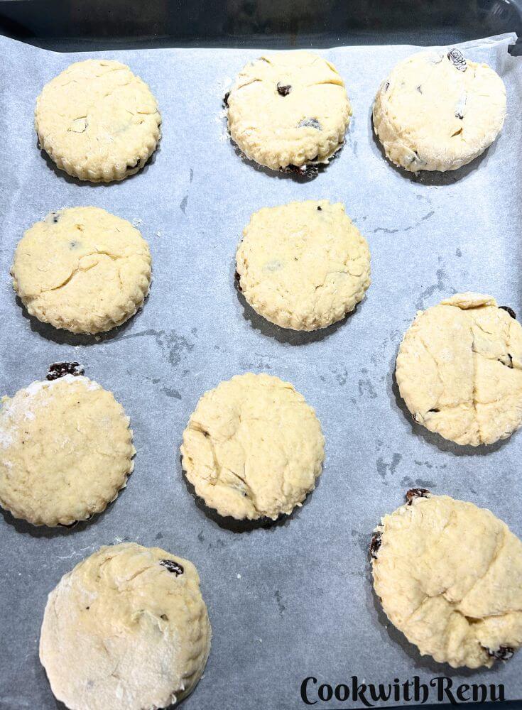Scones ready to be baked in a baking tray.