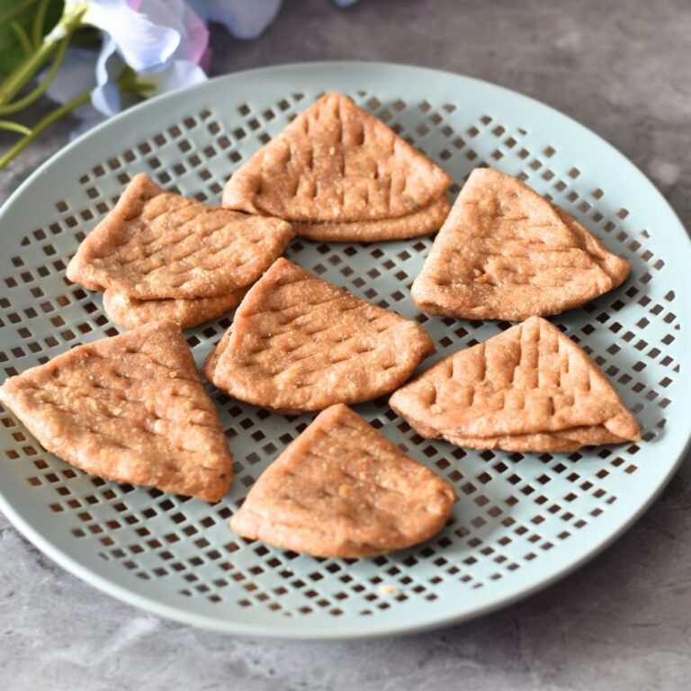 Namkeen Khaja or Trikoni Matri (Using Whole Wheat flour - Atta)